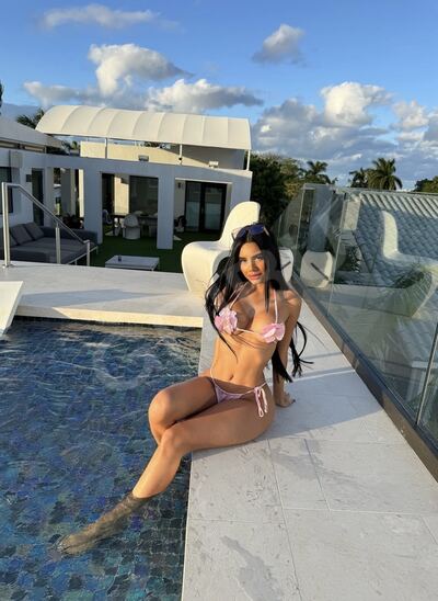 Hello love, I'm Fede, a high-level escort in Riga, with a sophisticated presence, soft skin and a personality that mixes elegance, closeness and a natural sensuality that is perceived from the first moment. I love to take care of every detail so that each meeting is exclusive and full of complicity.