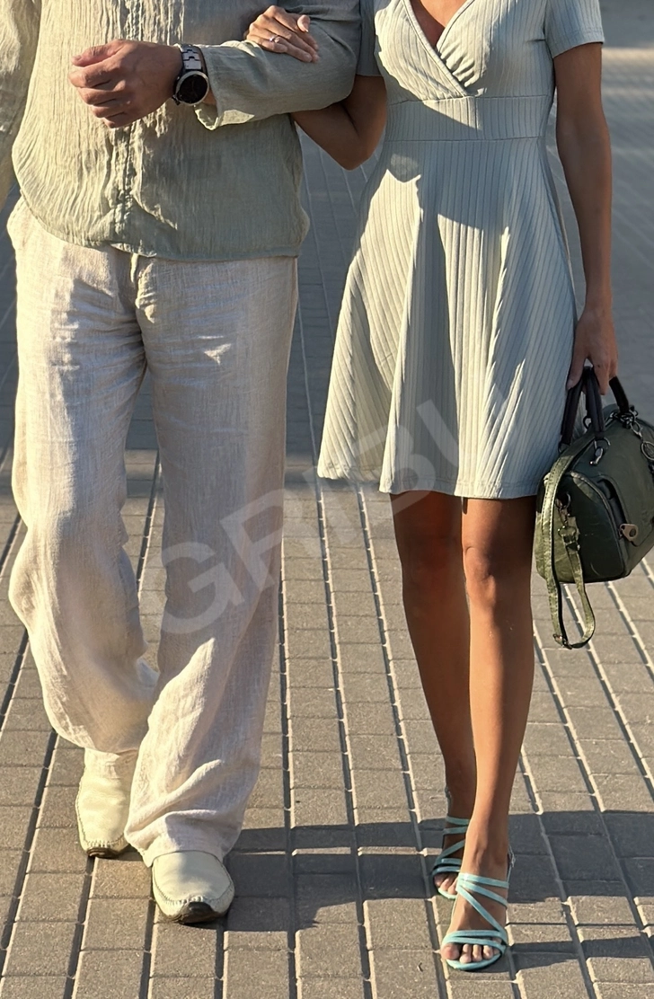 Advertisement (8669345) - Roberts2008 1