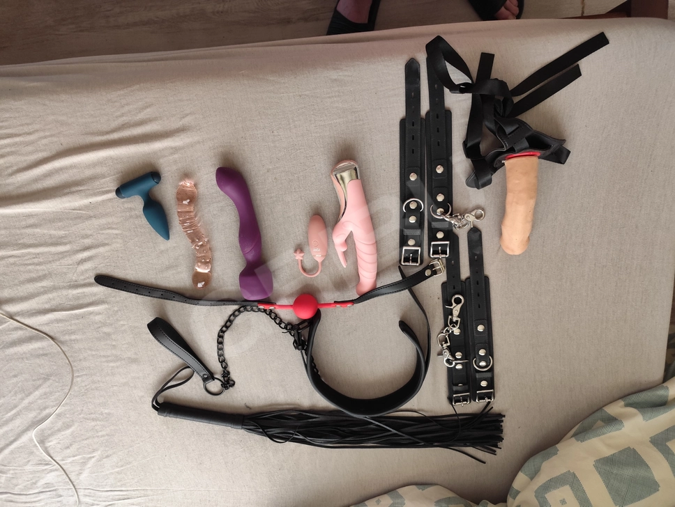 Advertisement (8750351) - Bdsmkucite 4