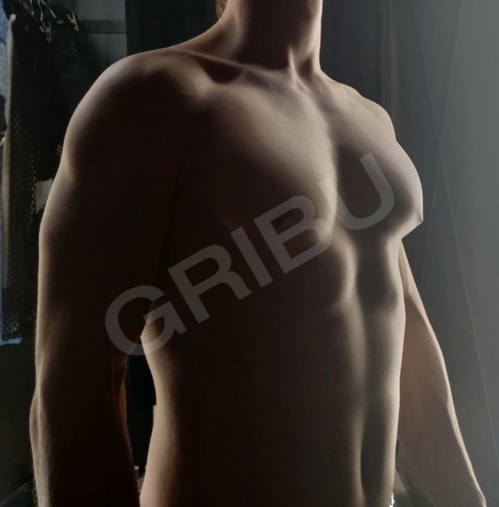 Advertisement (8374612) - Adrianogetme 1