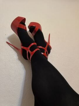 SilkyLegsDevotee